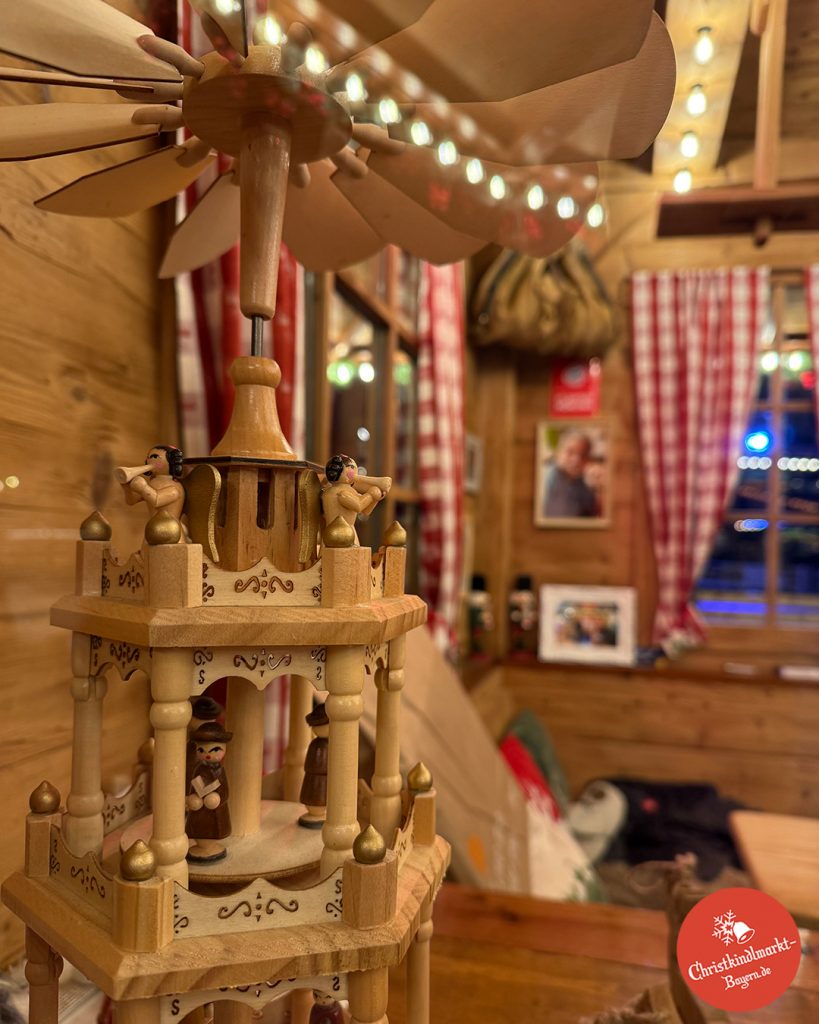 Christkindlmarkt unterm Maibaum Luise-Kieselbach-Platz